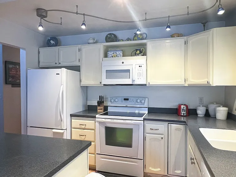 5703 Jennifer Cir — Photo 10
