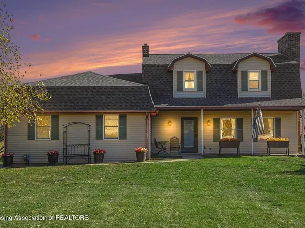 640 N New St, Stanton, MI 48888