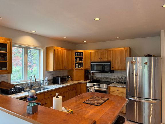 4th image of 4 Rip Rd