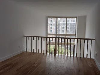 Rented by R New York