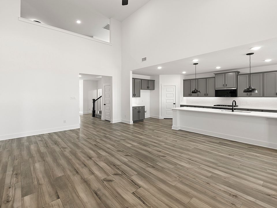 729 Merry Summit
