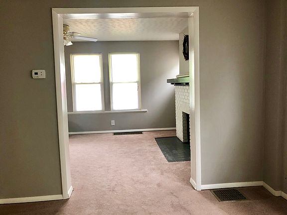 4th image of 915 Prytania Ave