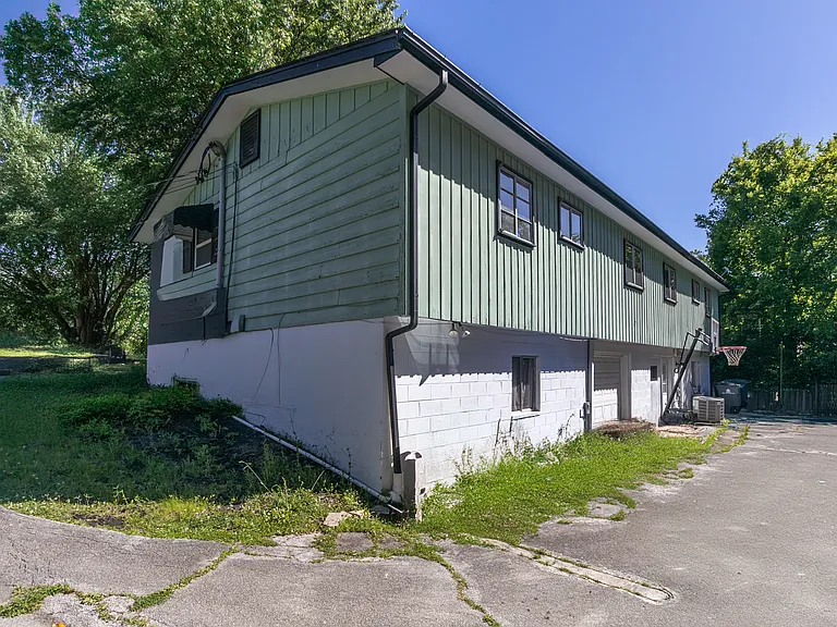 708 Dutch Valley Dr NE #H — Photo 3