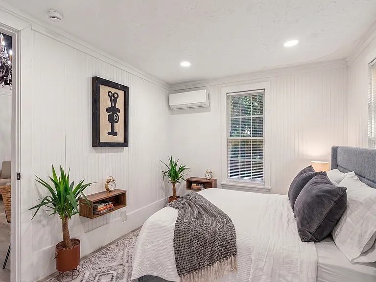 1017 SW 4th St — Photo 7