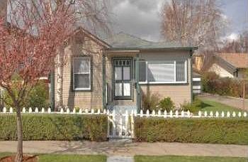 1st image of 404 Chapman Ave