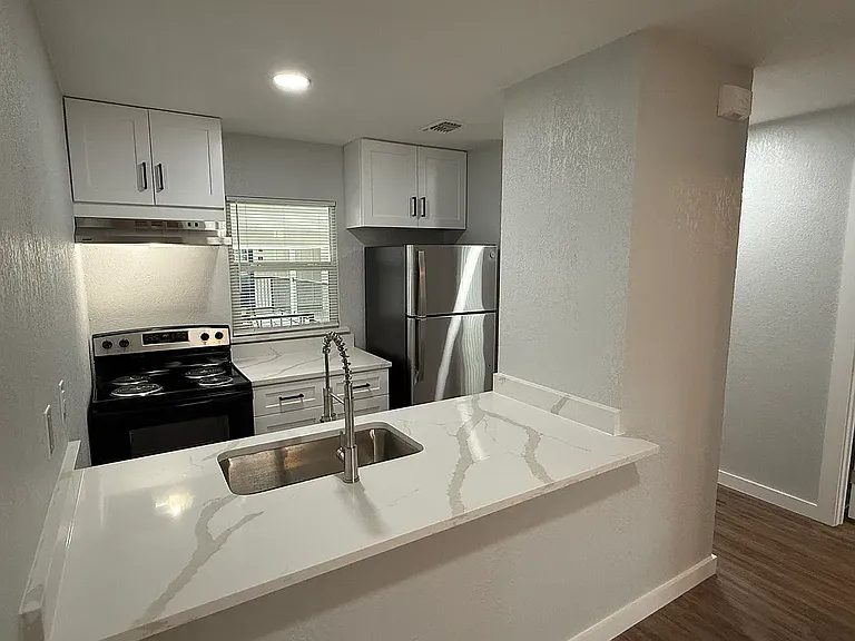 218 E Bridge St #12 — Photo 10