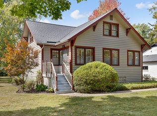 212 Grant Ave, Geneva, IL 60134