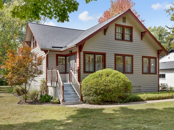 212 Grant Ave, Geneva, IL 60134