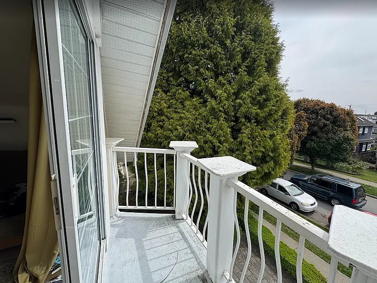 2883 Dollarton Hwy #3 — Photo 2