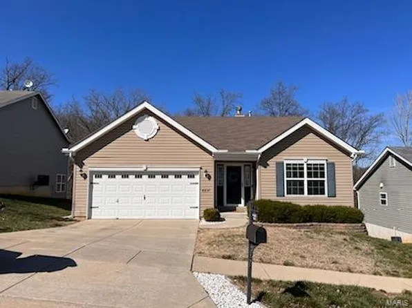 6691 Eagles View Dr, Pacific, MO 63069