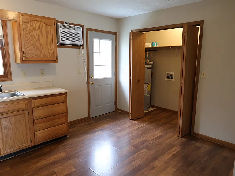 8 Westside Ct — Photo 8