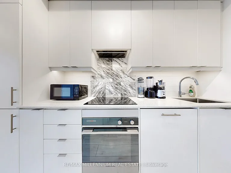 30 Elm Dr W #807 — Photo 17
