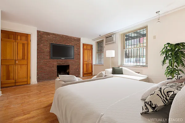 Rented by Douglas Elliman | media 23