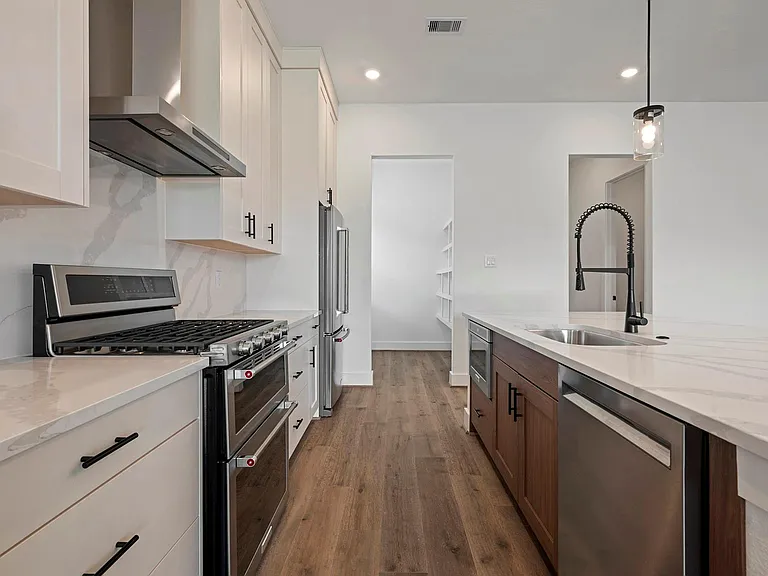 1808 Drover Ln — Photo 8