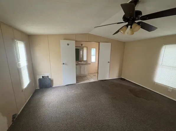 5301 E McKinney St Trailer 548, Denton, TX 76208