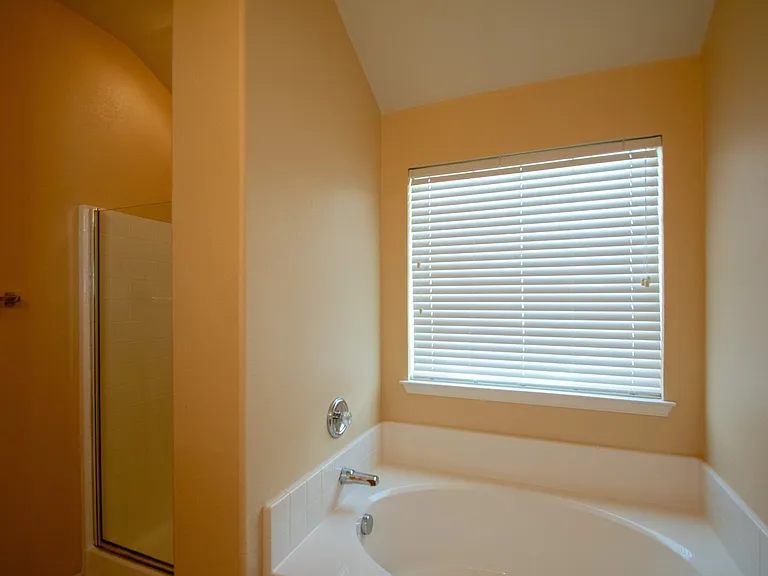 3725 Sapphire St — Photo 16