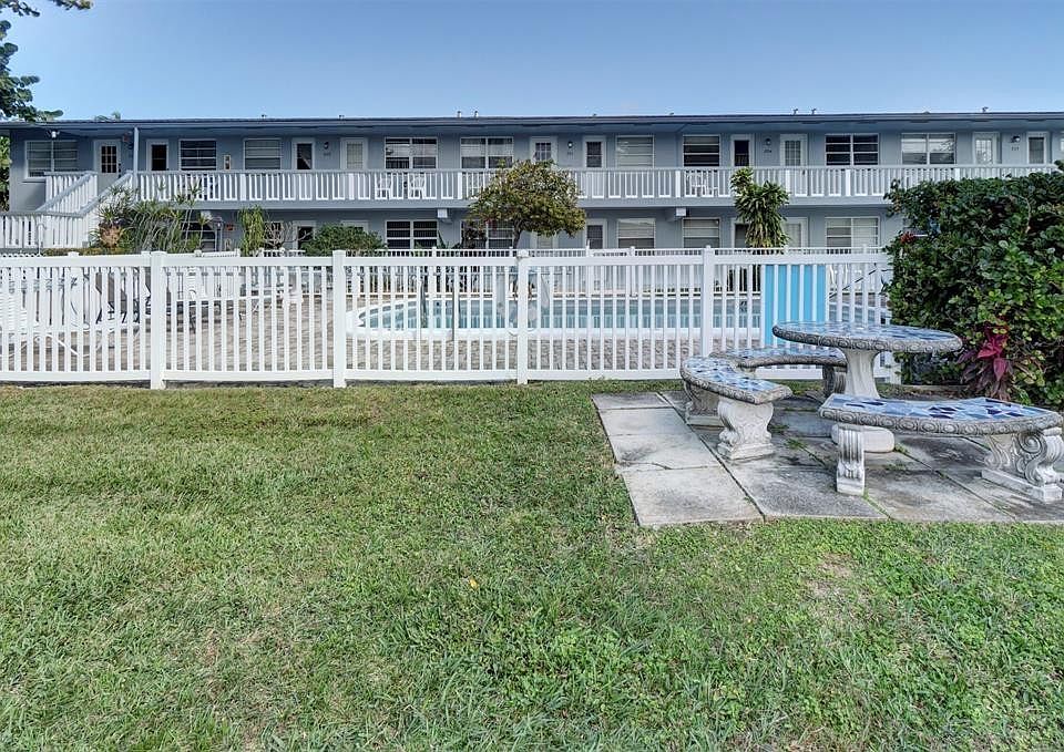 1st image of 751 Pine Dr APT 101