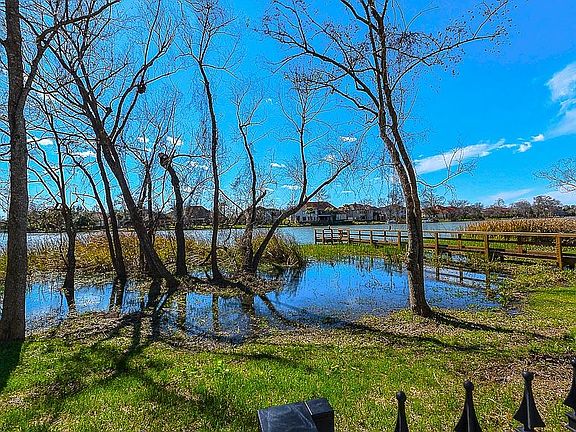 3rd image of 202 Flamingo Island Dr