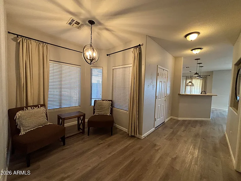 948 E Savannah Dr — Photo 5