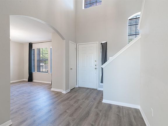 4th image of 1601 Lantana Dr