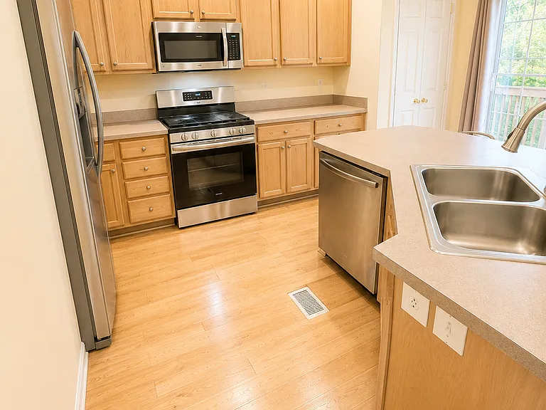 15 Saw Mill Ct — Photo 3