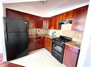 35-30 10th St #2, Astoria, NY