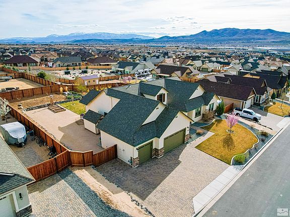 3rd image of 480 Vista Grande Dr