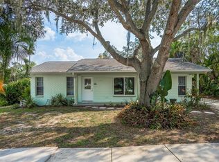 614 Palm Ave, Tarpon Springs, FL 34689