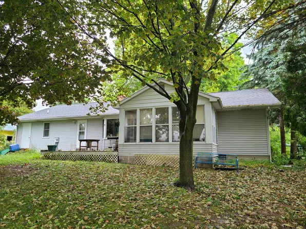 406 Sherman St, Lakeview, MI 48850