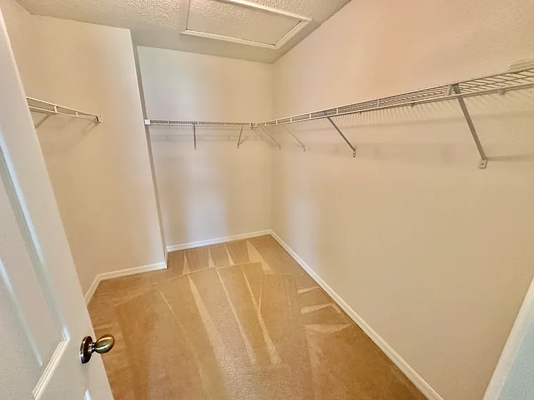 107 Keystone Crest Ct — Photo 37