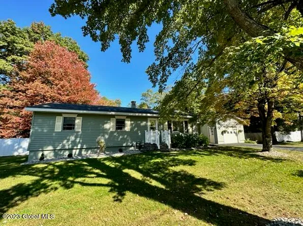 4 John Clendon Road, Queensbury, NY 12804