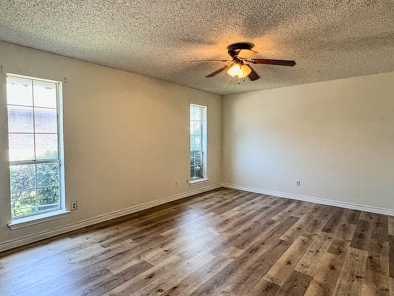 3016 Eastland Ave — Photo 13