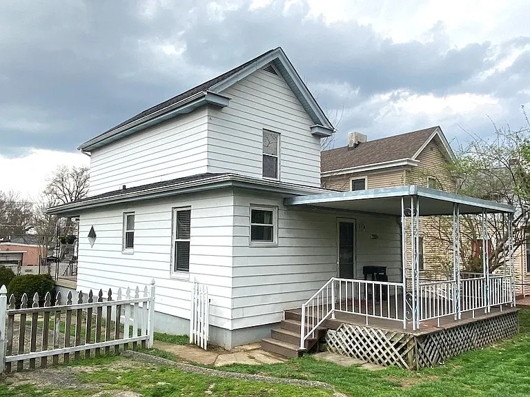 2837 Rosella Ave — Photo 2