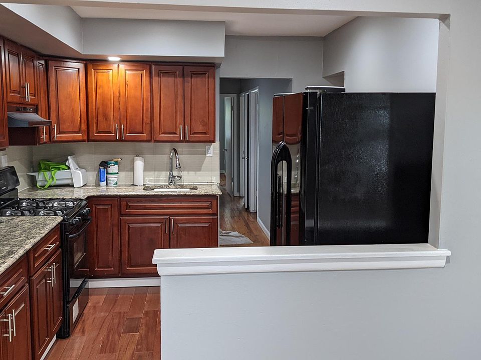 1st image of 252-08 Hillside Ave Floor 2