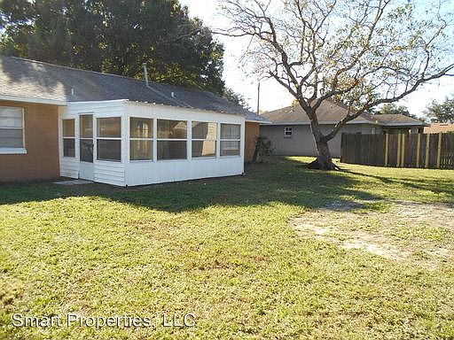3rd image of 1703 Sandalwood Cir SW
