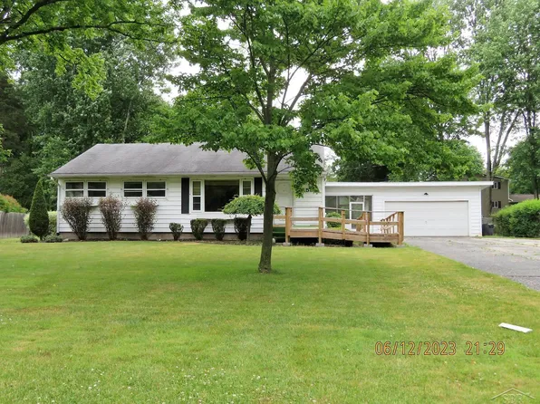 2588 Grace Ct, Saginaw, MI 48603