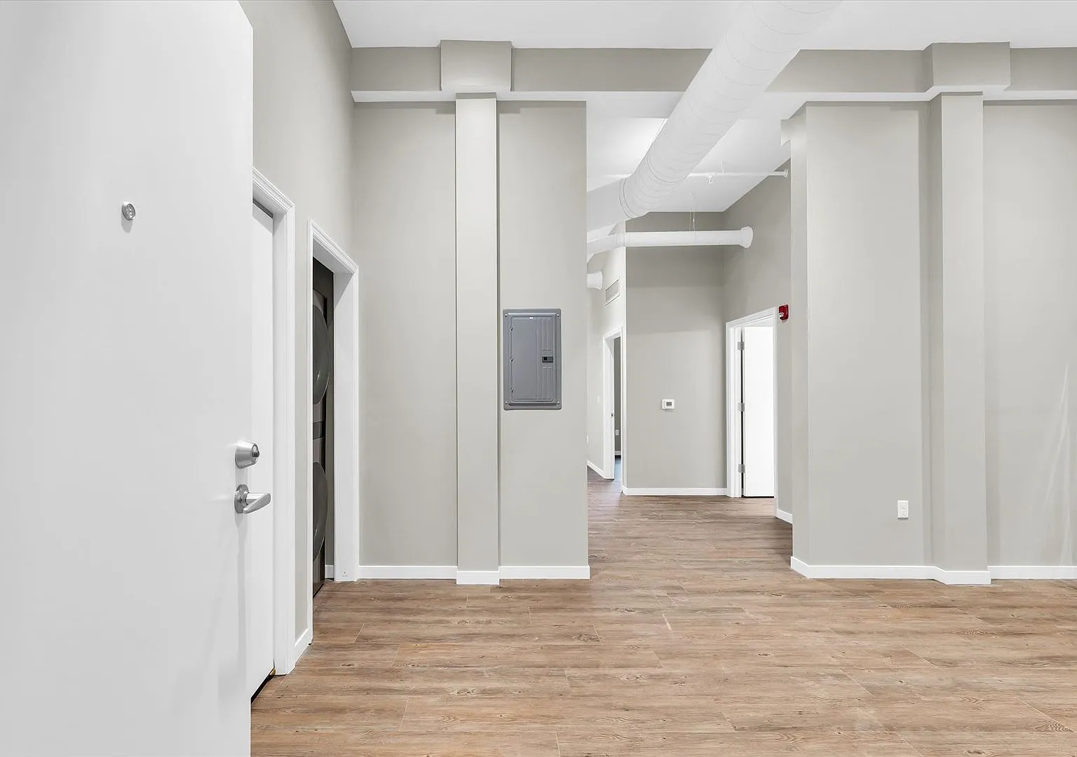 Downtown Living! Utilities included- 1 Bed, 1 Bath Residence — Photo 4
