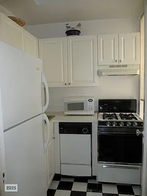 Rented by Brown Harris Stevens | media 32