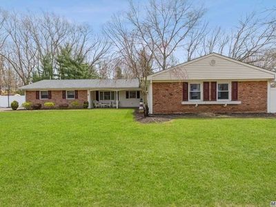 66 Sycamore Cir, Stony Brook, NY, 11790