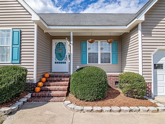 3rd image of 105 Drysdale Ln