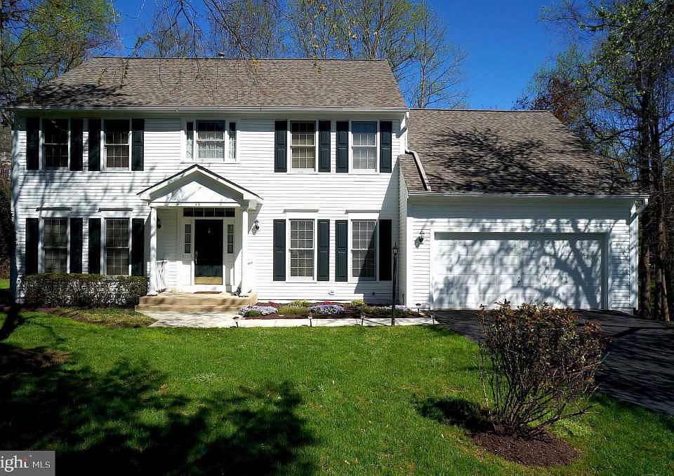1st image of 11 Westbrook Ln