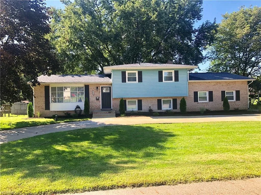 3024 Bambi St NW photo 1