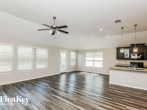 3rd image of 3116 Montego Bay Ln