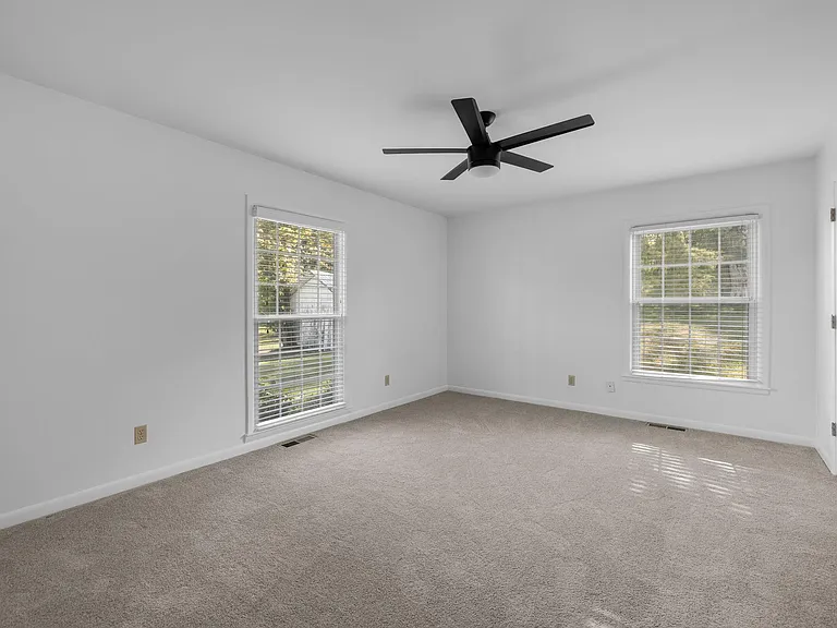 4861 Bethesda Rd — Photo 36