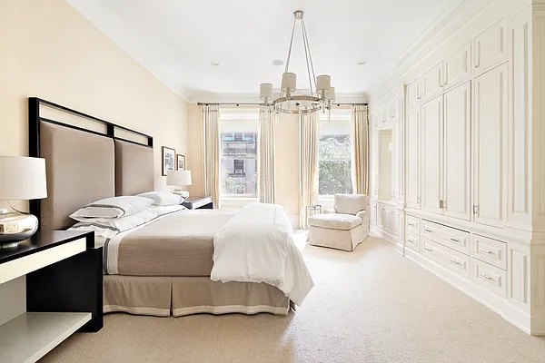 Sold by Compass | media 9