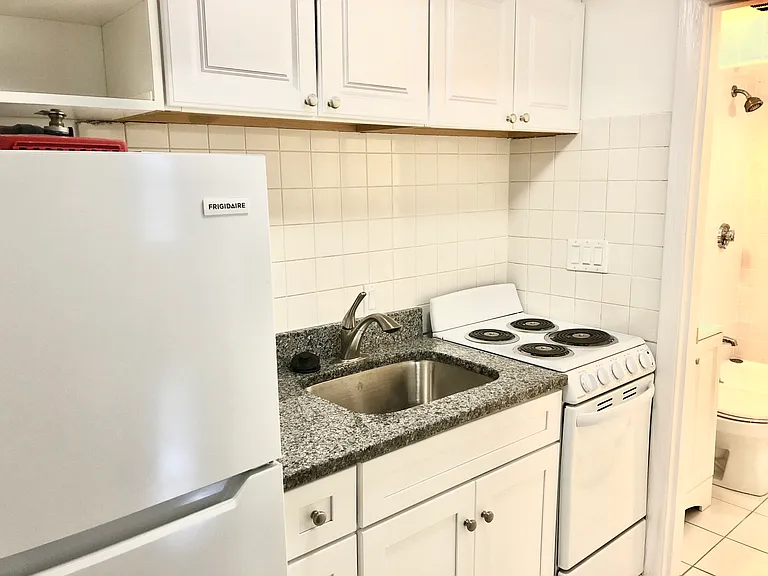 49 Gloucester St #6 — Photo 4