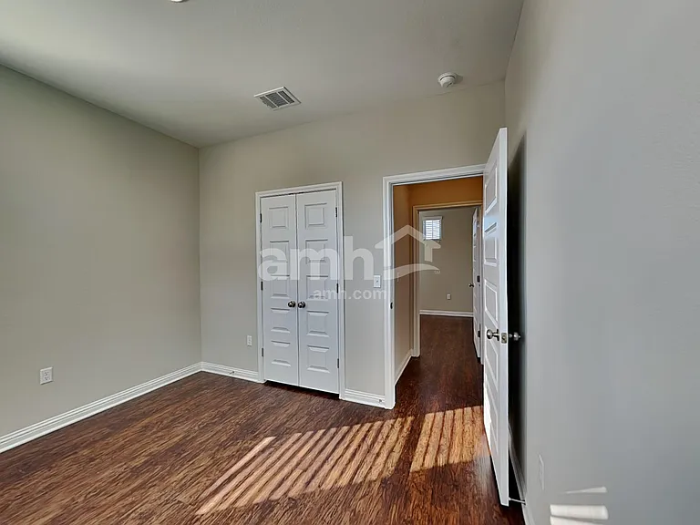8013 Turnberry Ln — Photo 16