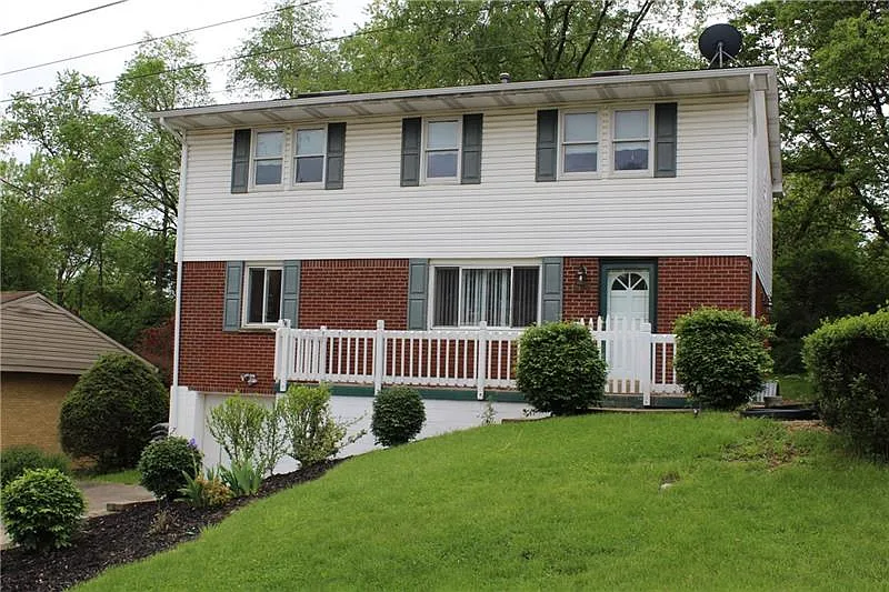 1506 Roosevelt Ave photo 1