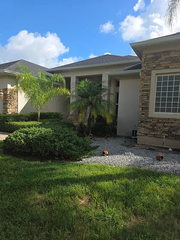 4 bed, 2.0 bath, 2834 sqft, $3,100 — Photo 1