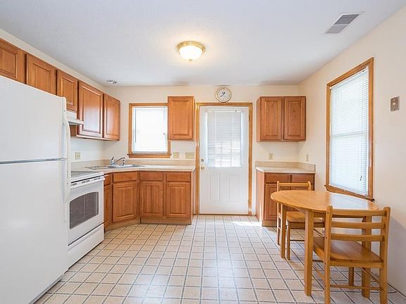 4th image of 1744 North Blvd